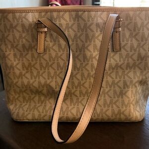 Michael Kors Beige Monogram Tote jet setter medium